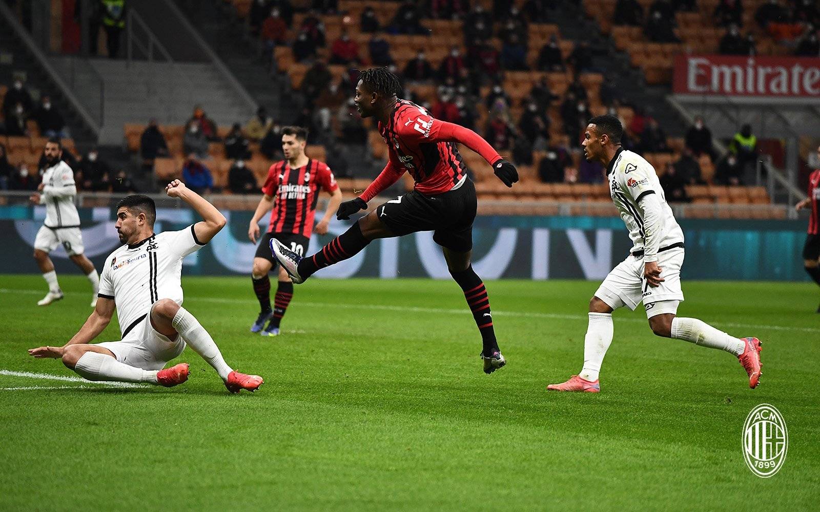 里程碑夜摩纳哥造点机会,意甲训练课后刷纪录,信心回归,团队化学反应显著的简单介绍 里程碑夜摩纳哥造点机会,意甲训练课后刷纪录,信心回归,团队化学反应显著的简单介绍