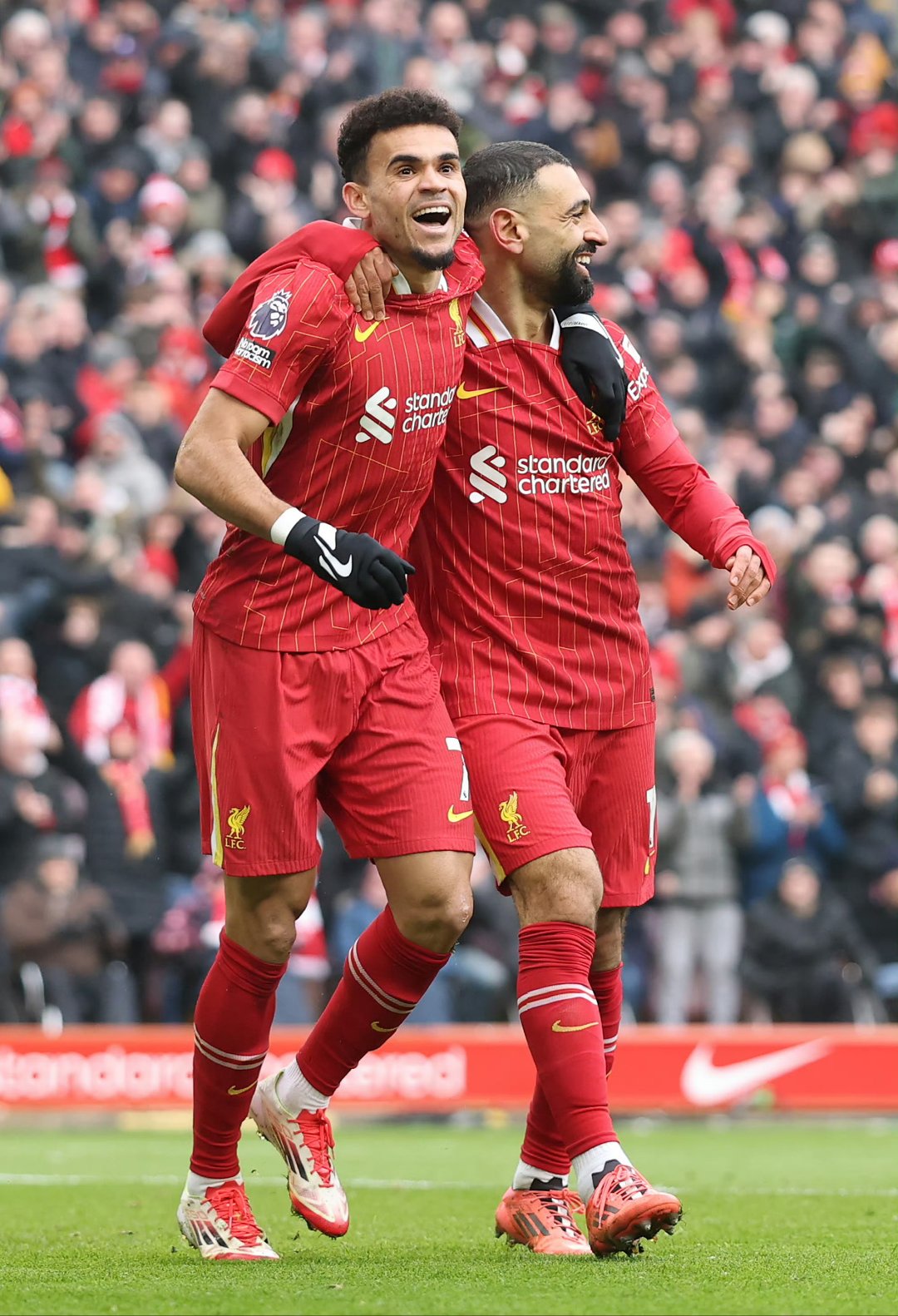 拜仁观众热烈欢呼!,萨拉赫迎来二十赛季出色发挥全场沸腾不已的简单介绍 拜仁观众热烈欢呼!,萨拉赫迎来二十赛季出色发挥全场沸腾不已的简单介绍